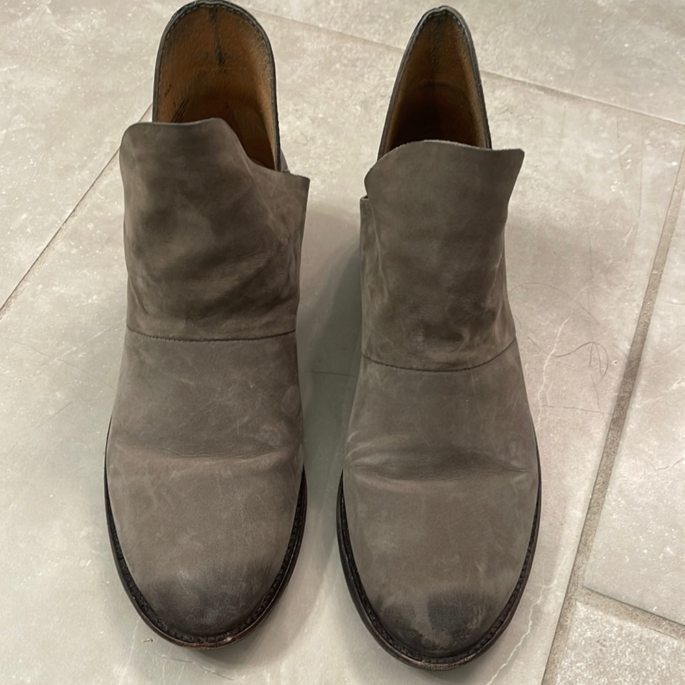 Steve Madden Wila gray leather suede booties. Size 7